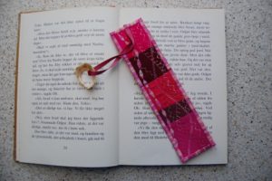 Bogmærker syet med crazy patchwork.