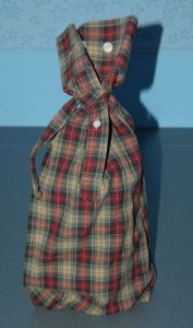 Upcycling af skjorter. ærmerne bruges til gaveposer.