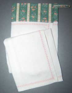 Genbrug af damask duge. sy-vejledninger og mønster. Ideer til undervisning i bæredygtighed.