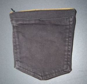 Sy cowboylommer om til en lille lyslåstaske.