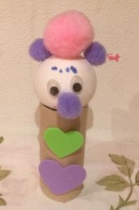 Lav små sjove figurer af wc-ruller.