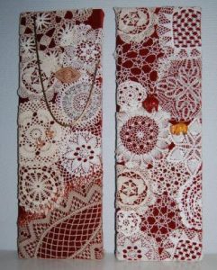 Sy billeder med flakoner og gamle smykker.