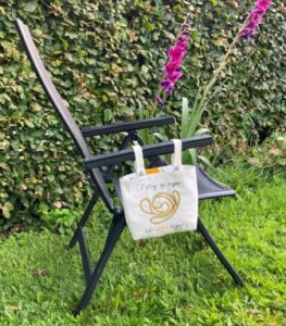 Til sting og sager når solen bager. Broderi mønster og kit.