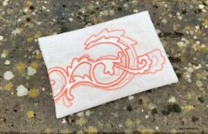 Ide og vejledning til re-design af gammelt hvidt broderi.