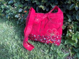 Upcycling af gamle cowboybukser til ny yndlingstaske.