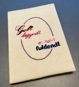 Kursus. Broder navne på 5 forskellige måder.