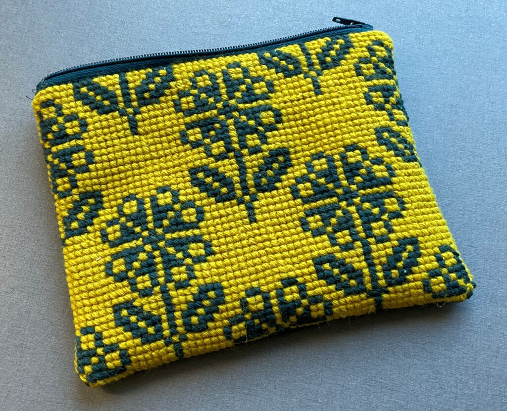 Kit til retro pung med korssting.