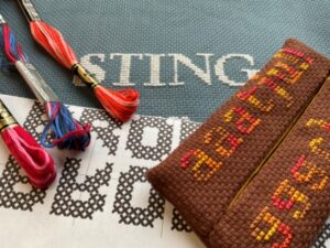 Kursus i design af korsstingsbroderier: Tekst